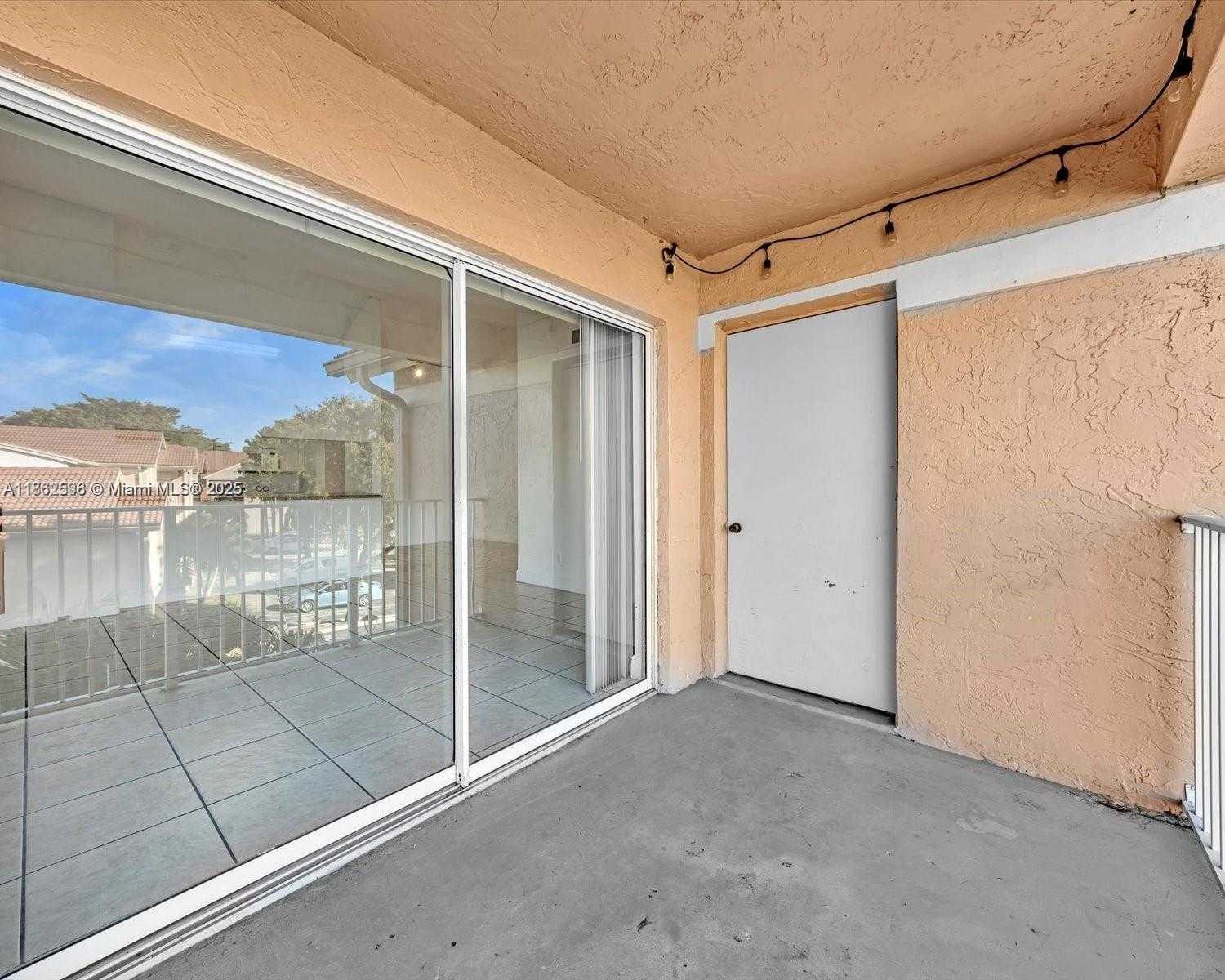 Small Image of 15770 SOUTH WEST 106TH TER #303, Miami Number 59