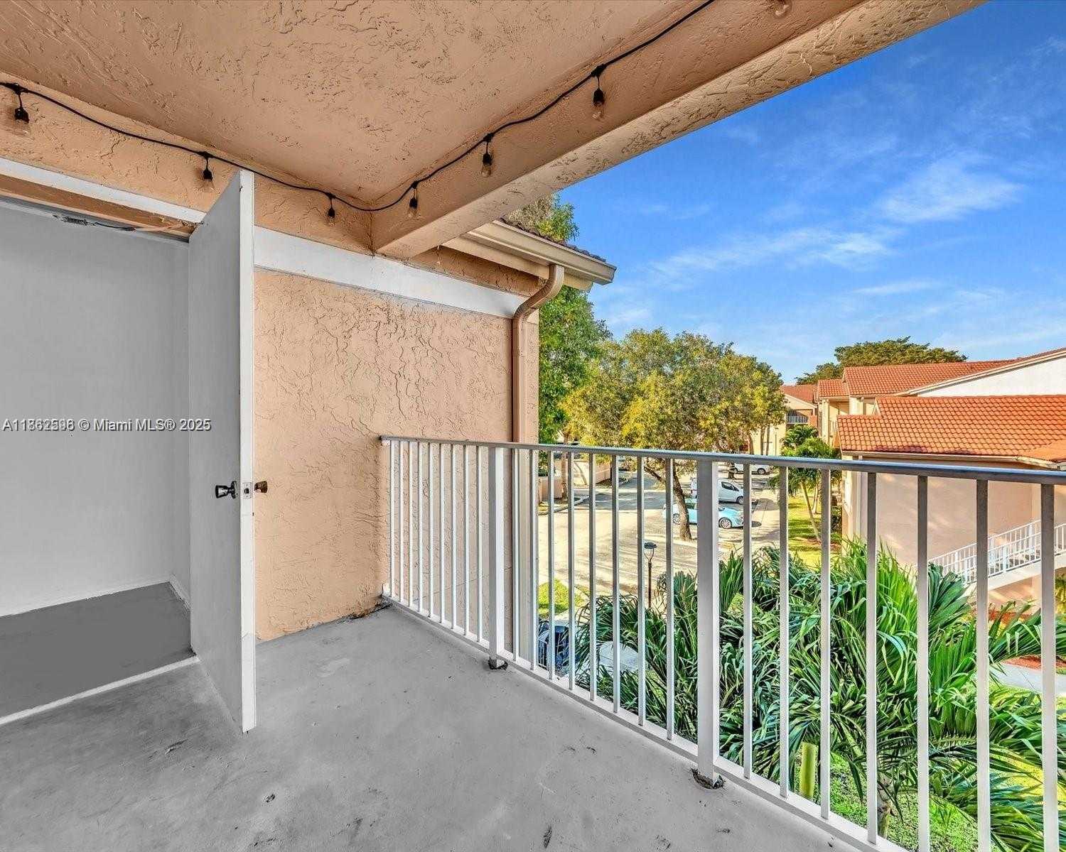 Small Image of 15770 SOUTH WEST 106TH TER #303, Miami Number 63