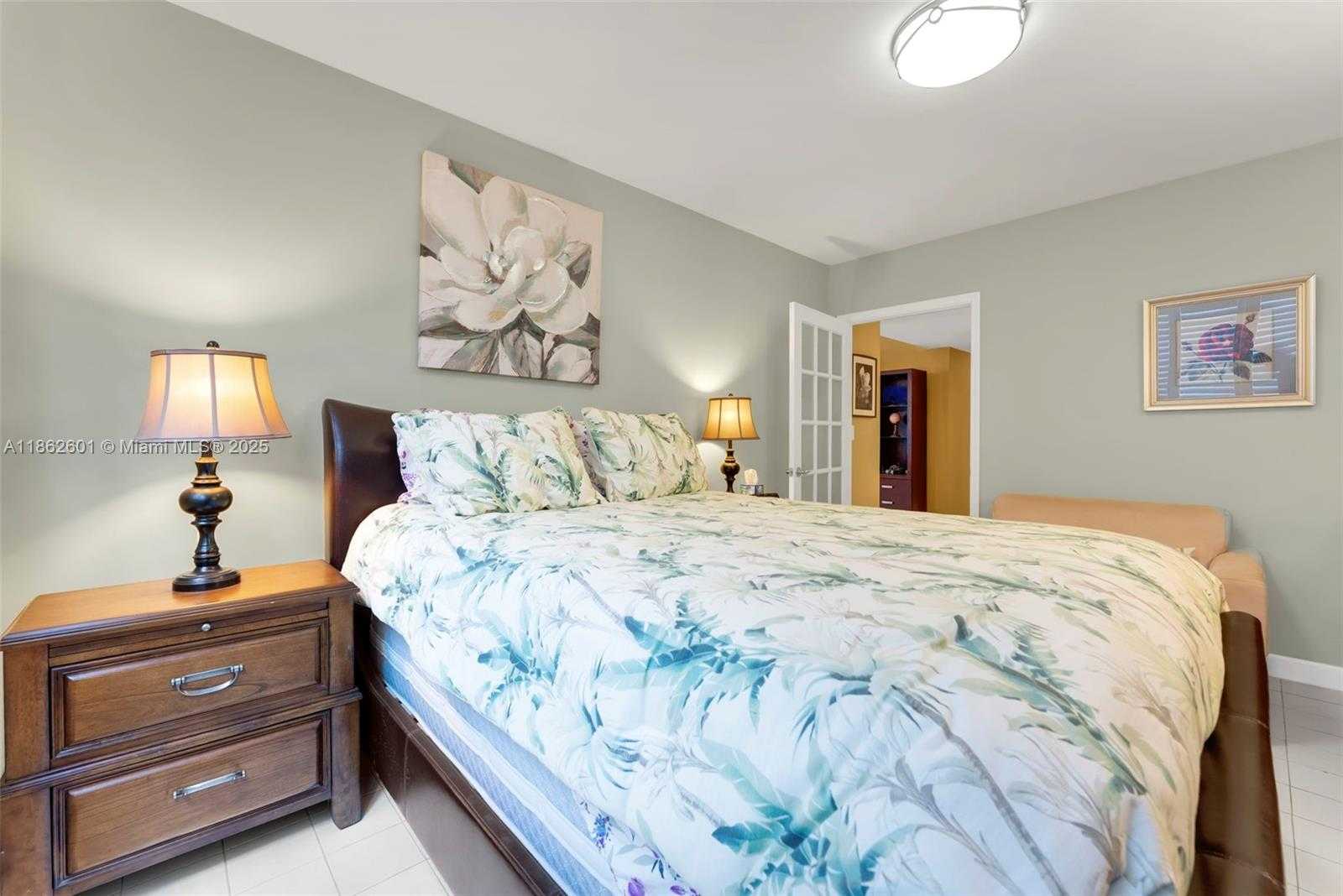 Small Image of 3800 HILLCREST DR #412, Hollywood Number 19