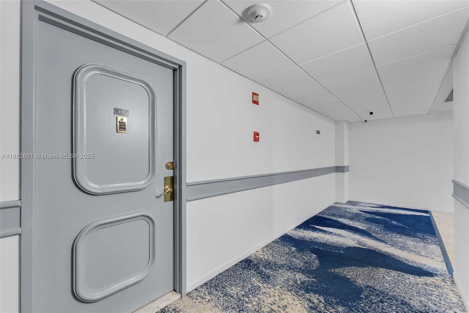 Small Image of 3800 HILLCREST DR #412, Hollywood Number 2