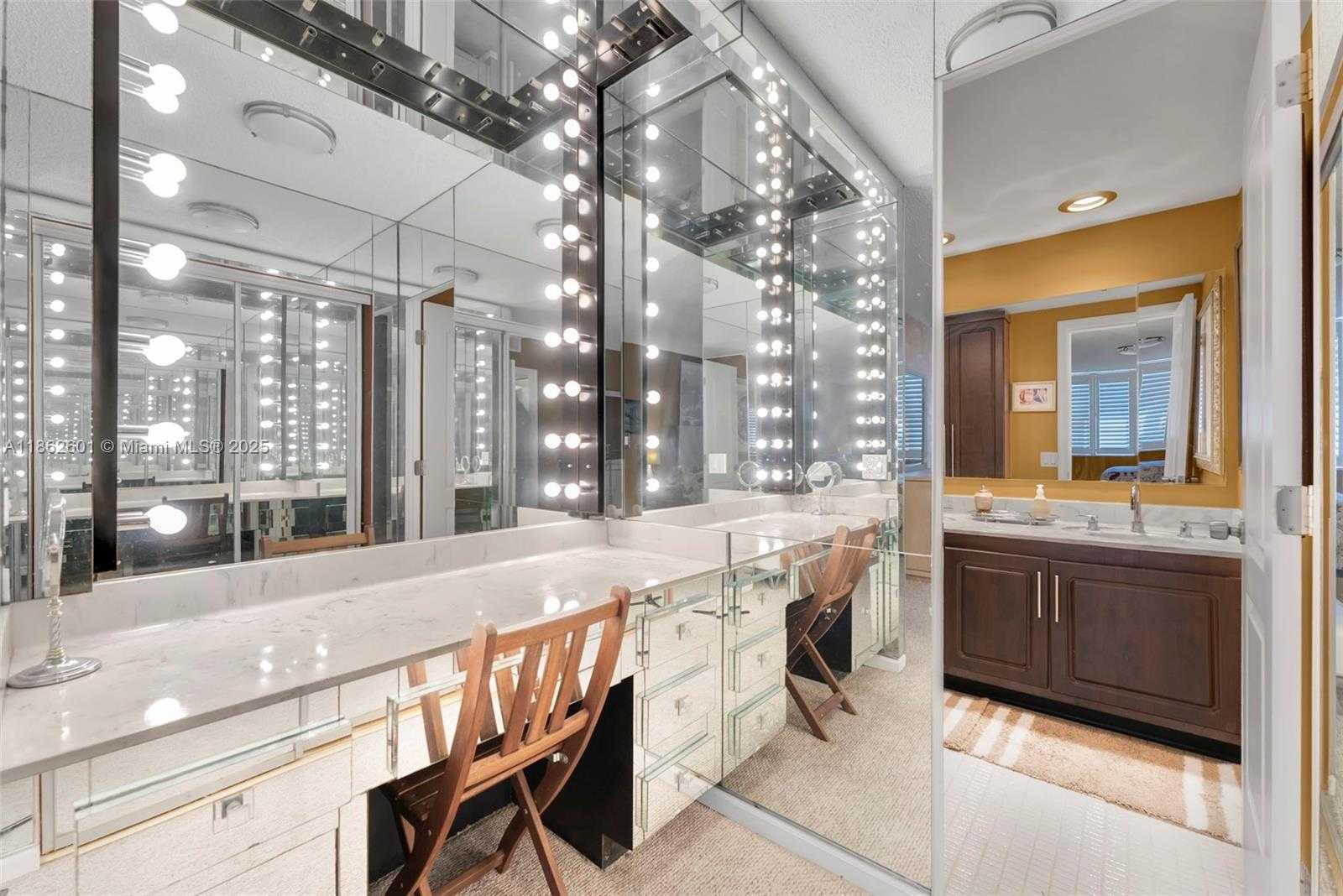 Small Image of 3800 HILLCREST DR #412, Hollywood Number 23