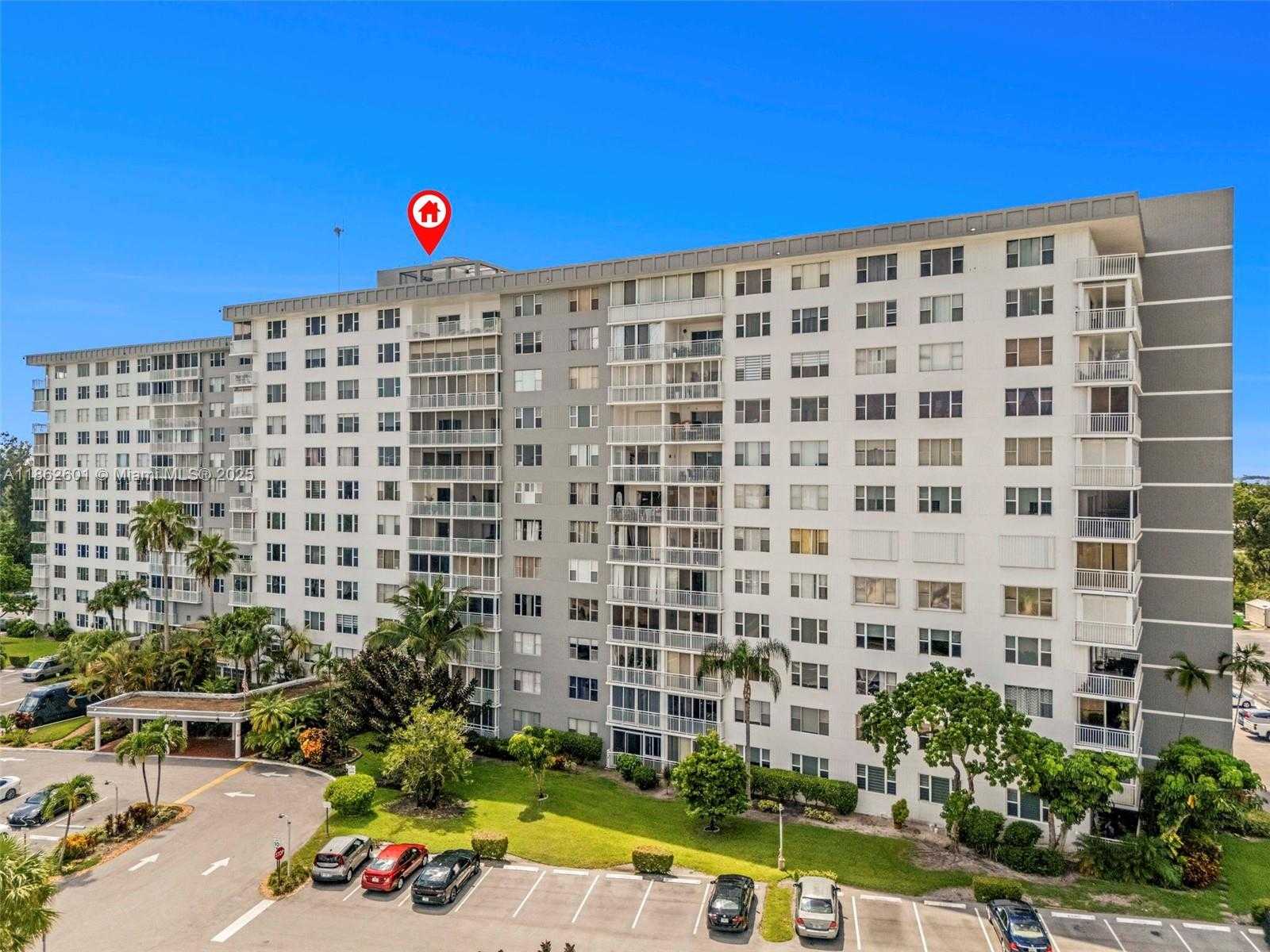 Small Image of 3800 HILLCREST DR #412, Hollywood Number 27