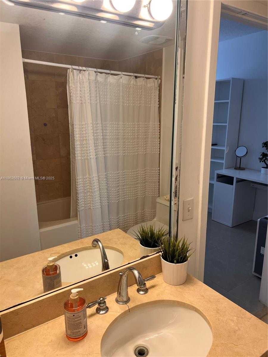 Small Image of 170 SOUTH EAST 14TH ST #1504, Miami Number 17