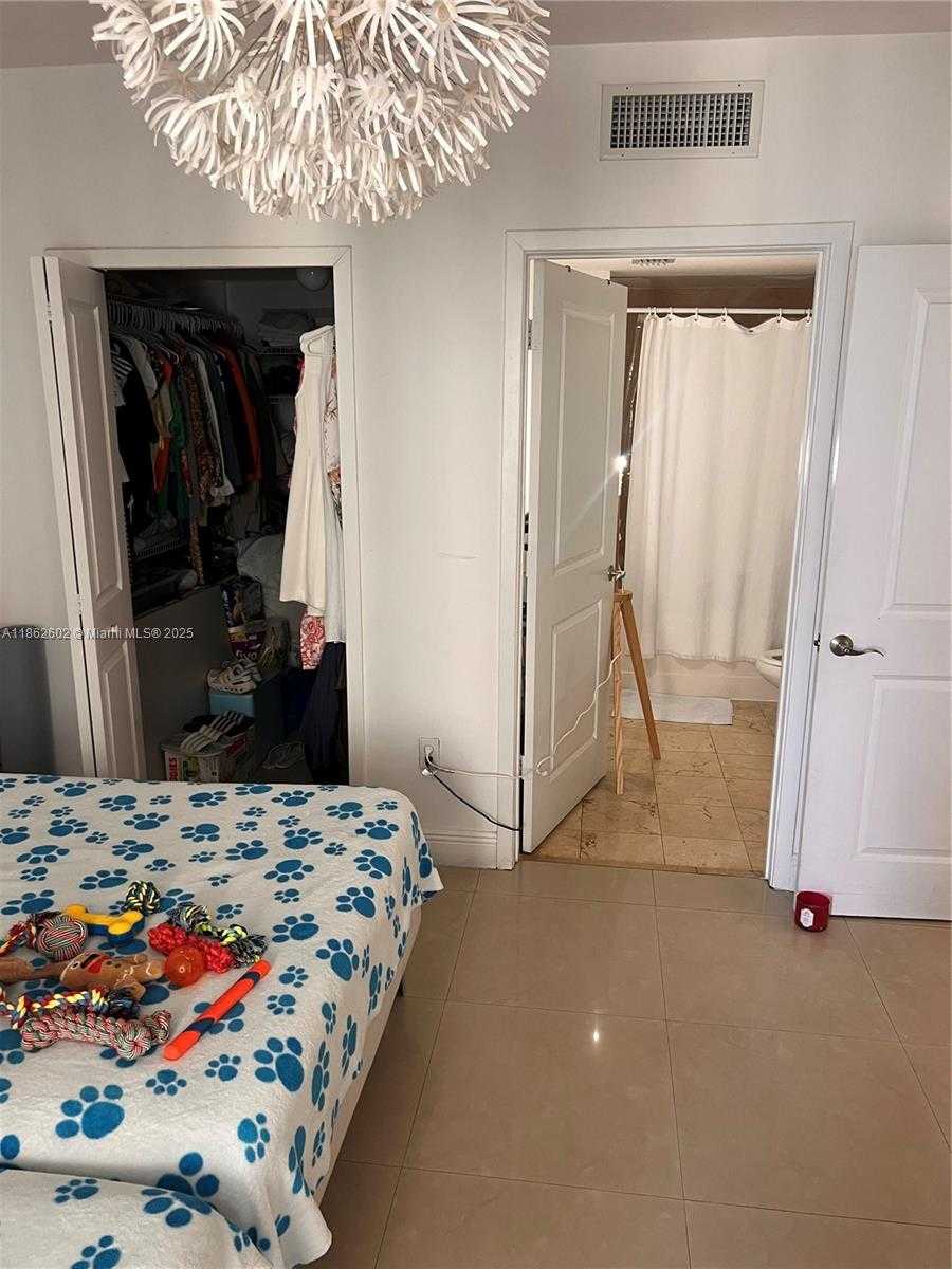 Small Image of 170 SOUTH EAST 14TH ST #1504, Miami Number 21