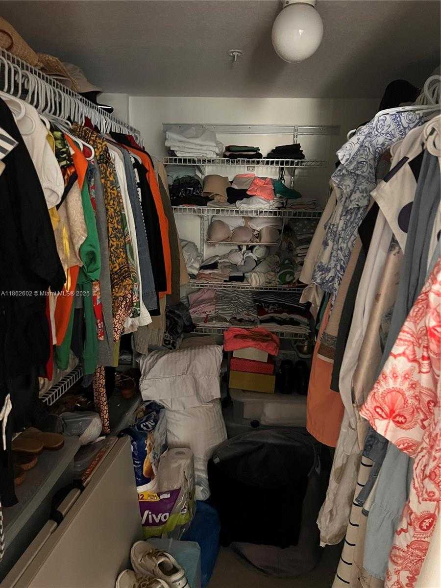 Small Image of 170 SOUTH EAST 14TH ST #1504, Miami Number 23