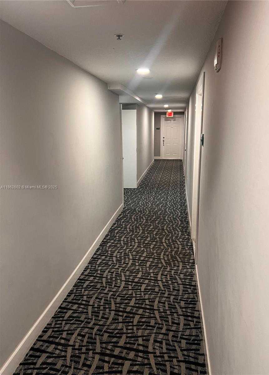 Small Image of 170 SOUTH EAST 14TH ST #1504, Miami Number 35