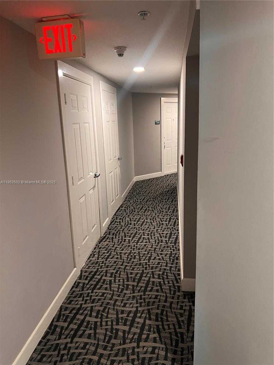 Small Image of 170 SOUTH EAST 14TH ST #1504, Miami Number 36