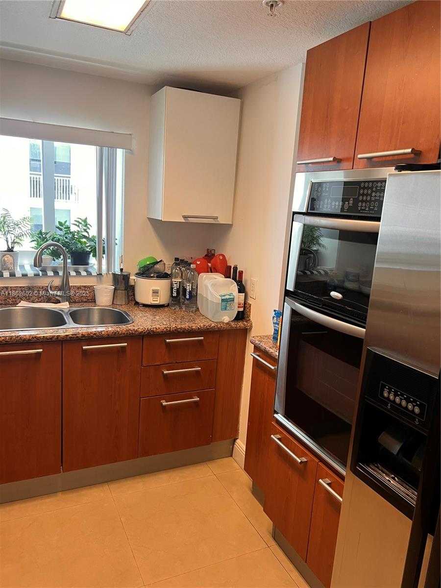 Small Image of 170 SOUTH EAST 14TH ST #1504, Miami Number 6
