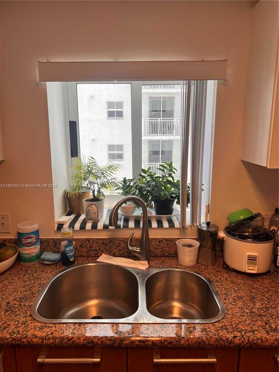 Small Image of 170 SOUTH EAST 14TH ST #1504, Miami Number 7