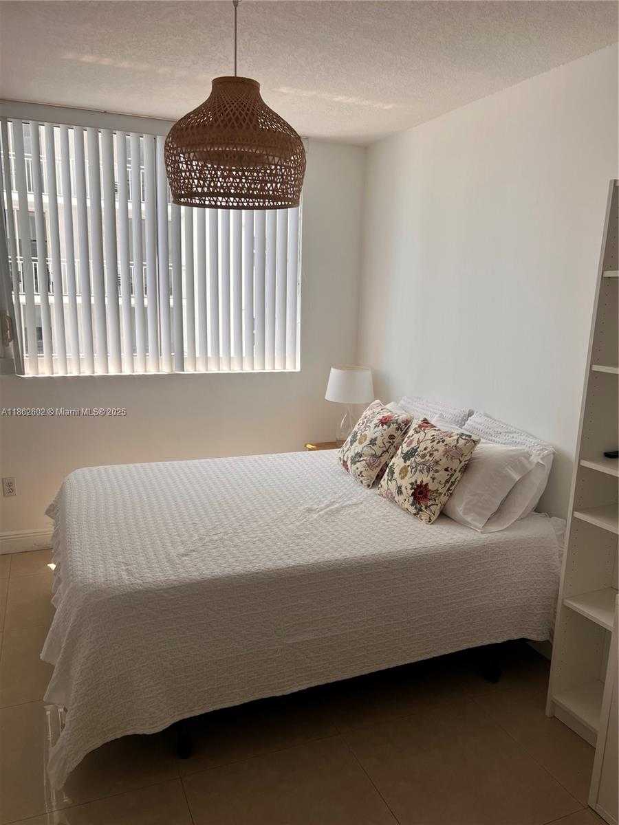 Small Image of 170 SOUTH EAST 14TH ST #1504, Miami Number 9