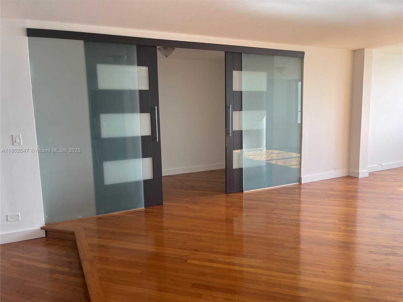 Small Image of 5005 COLLINS AVE #715, Miami Number 7
