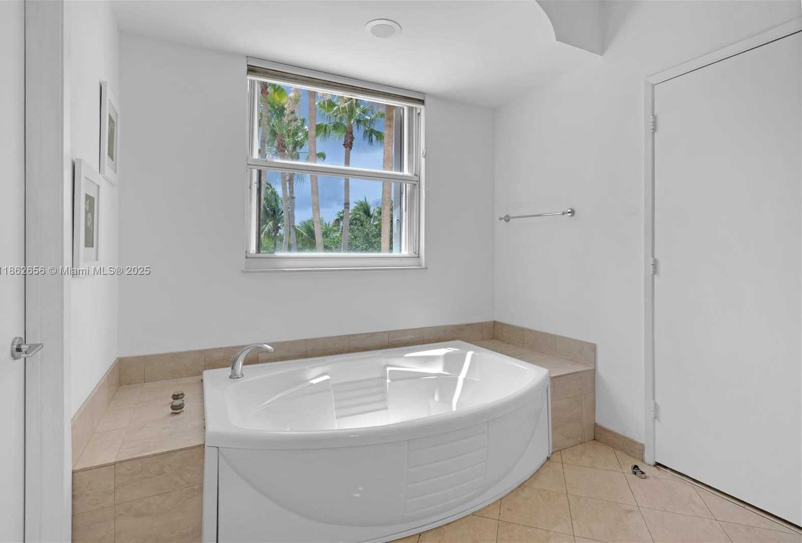 Small Image of 701 CRANDON BLVD #302, Key Biscayne Number 21