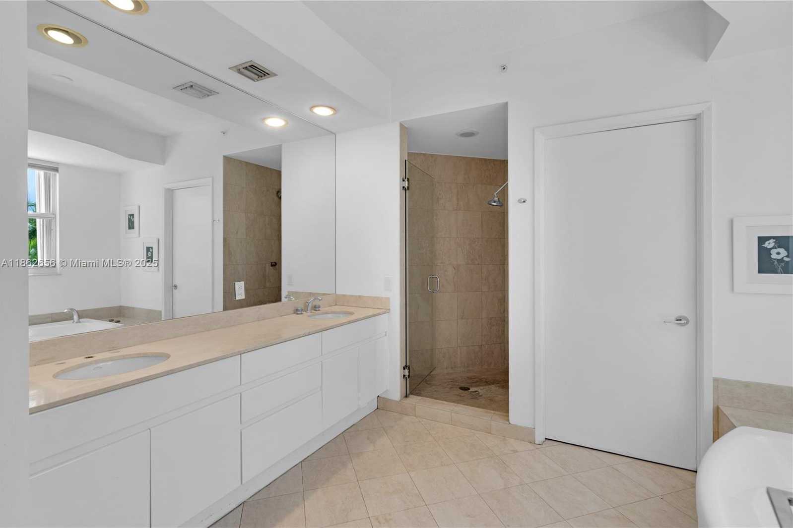 Small Image of 701 CRANDON BLVD #302, Key Biscayne Number 22