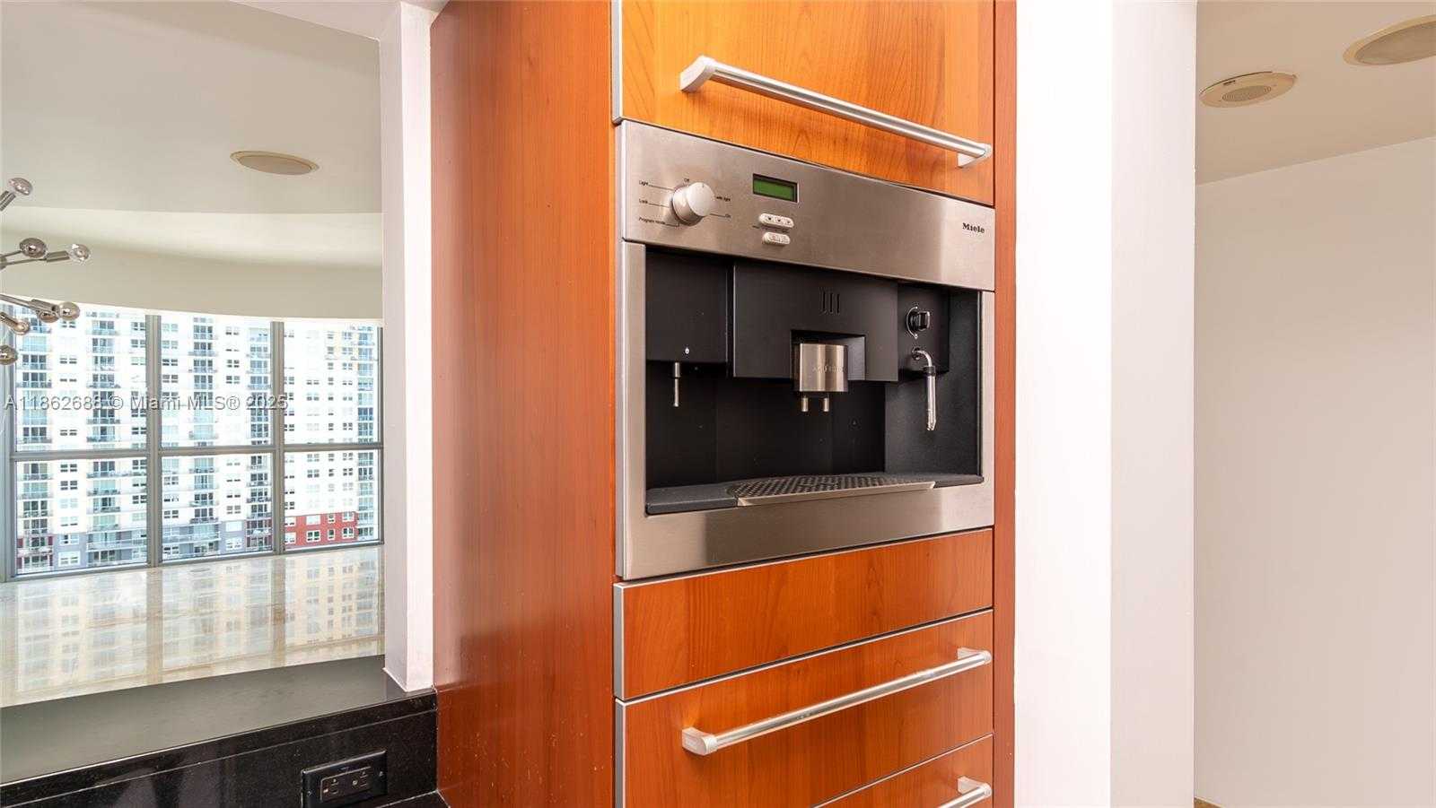 Small Image of 1331 BRICKELL BAY DR #1402, Miami Number 16