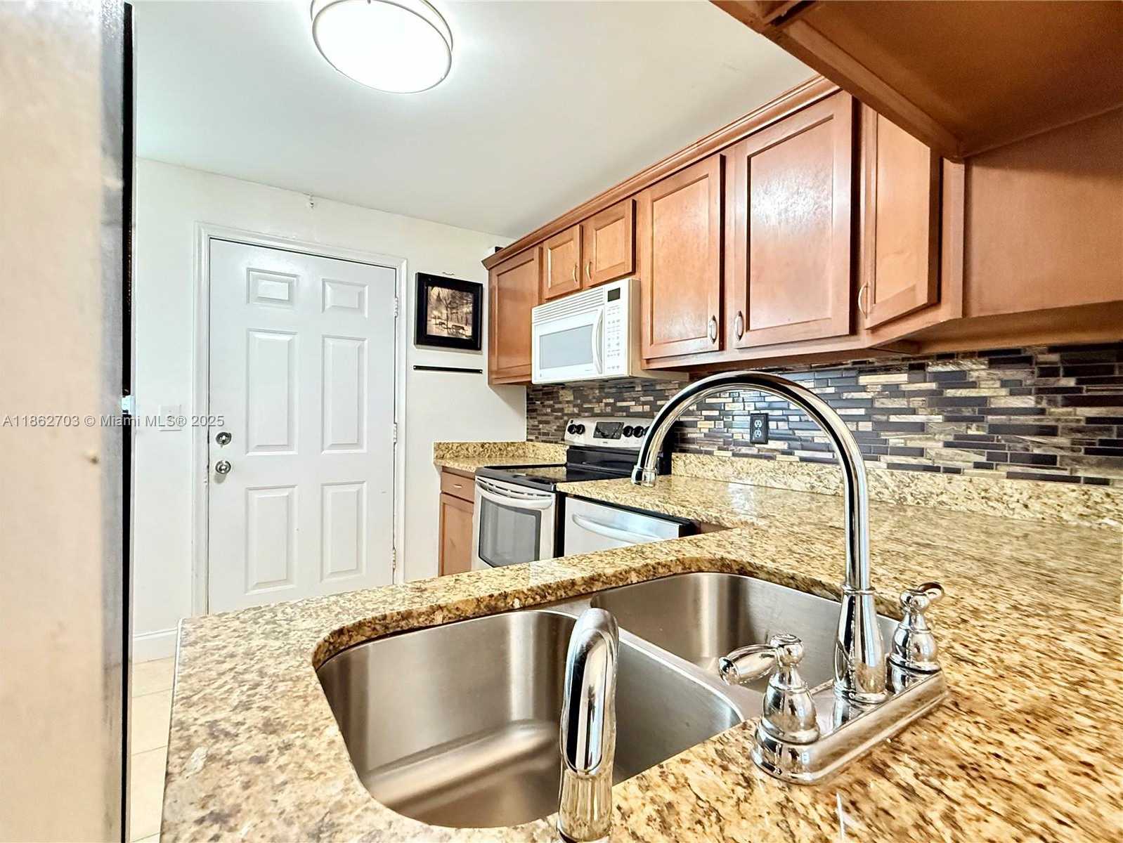 Small Image of 5495 NORTH WEST 10TH CT #104, Plantation Number 17