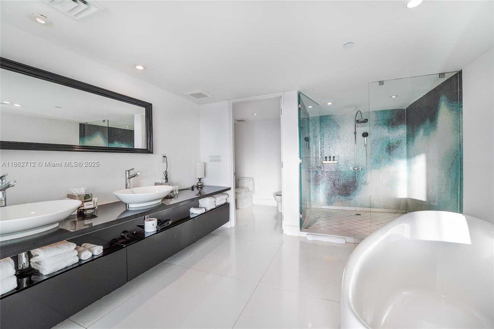 Small Image of 1100 WEST AVE #TS-4, Miami Beach Number 10
