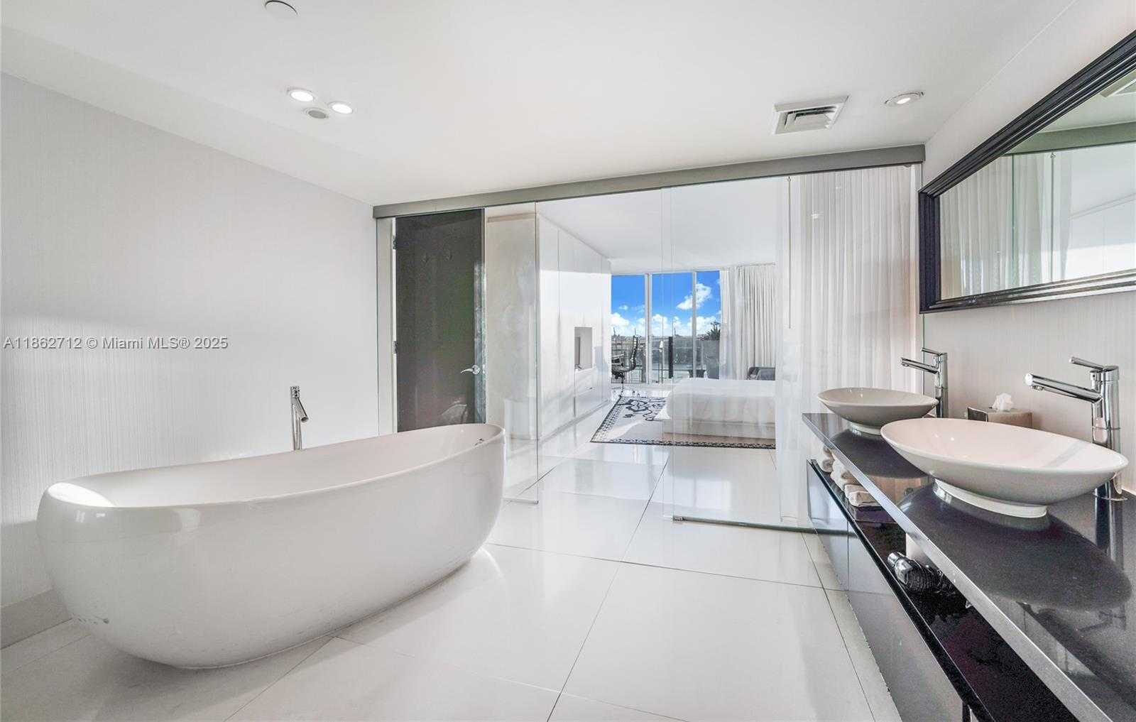 Small Image of 1100 WEST AVE #TS-4, Miami Beach Number 12