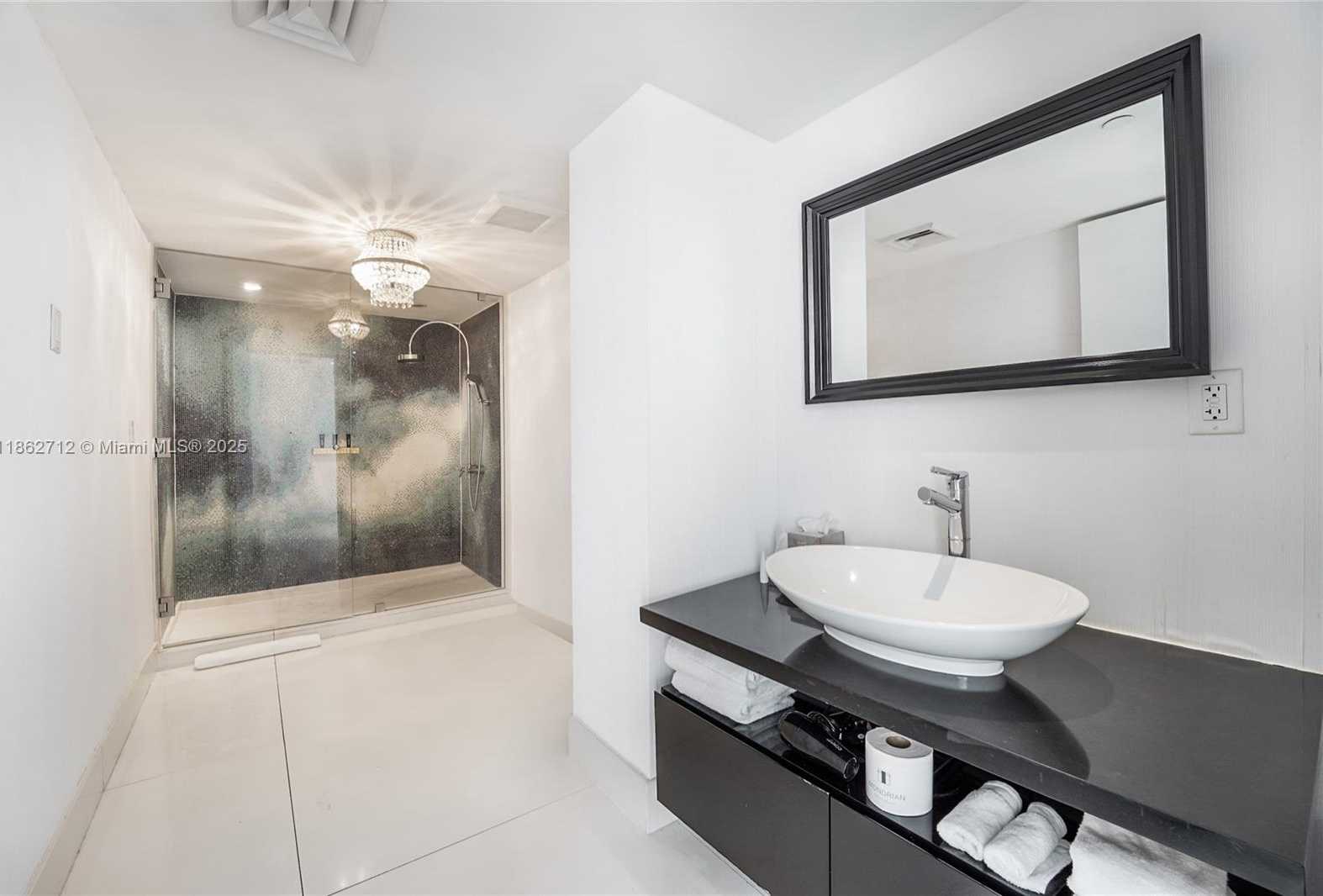 Small Image of 1100 WEST AVE #TS-4, Miami Beach Number 14