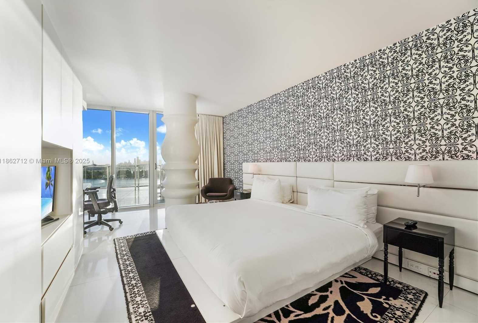 Small Image of 1100 WEST AVE #TS-4, Miami Beach Number 15