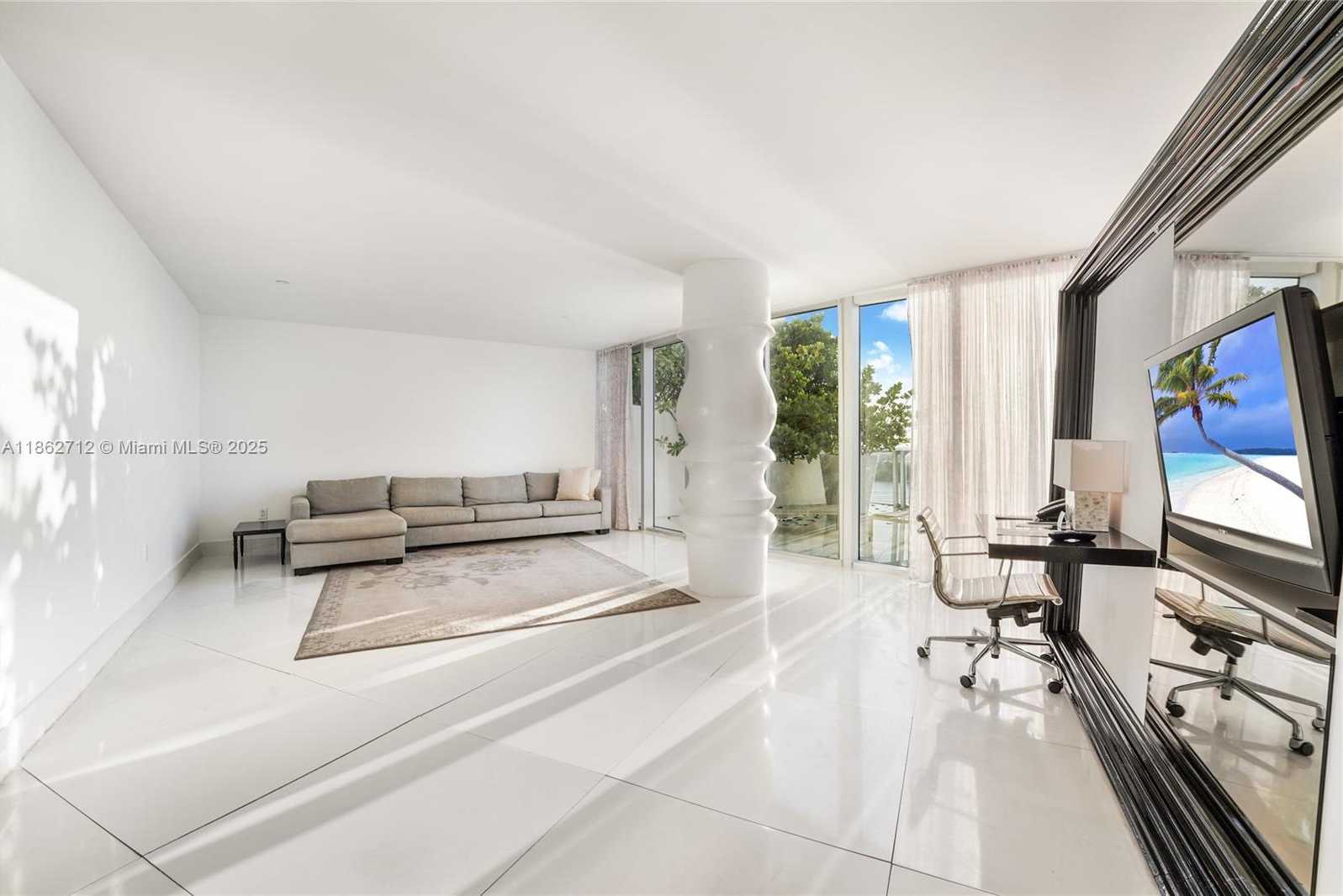 Small Image of 1100 WEST AVE #TS-4, Miami Beach Number 16