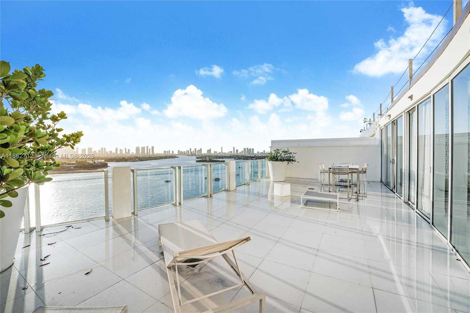 Small Image of 1100 WEST AVE #TS-4, Miami Beach Number 2