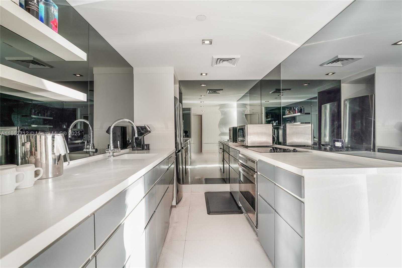 Small Image of 1100 WEST AVE #TS-4, Miami Beach Number 7