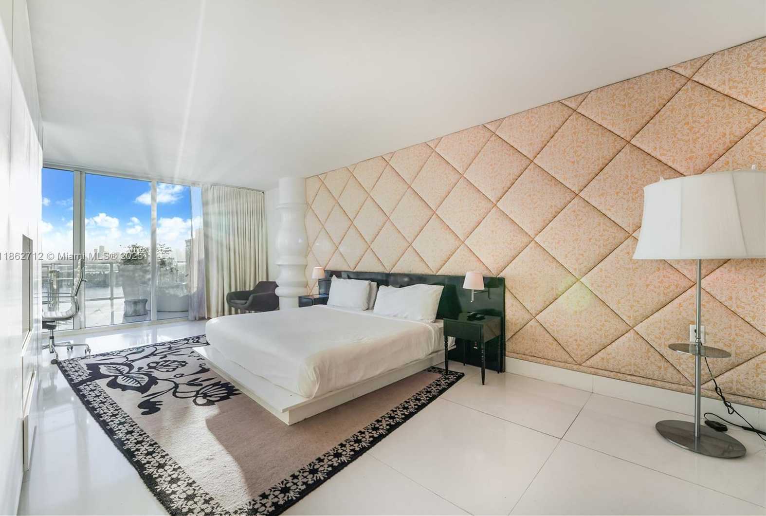 Small Image of 1100 WEST AVE #TS-4, Miami Beach Number 9