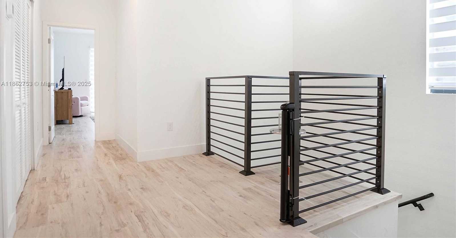 Small Image of 13663 SOUTH WEST 158TH AVE, Miami Number 10
