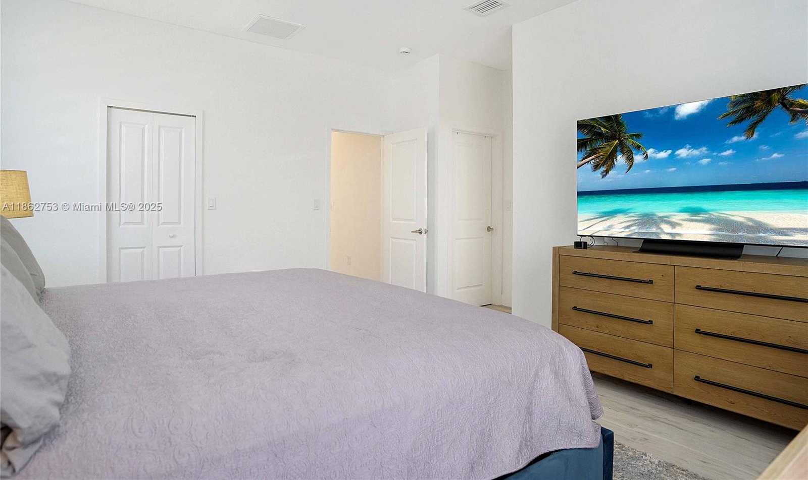 Small Image of 13663 SOUTH WEST 158TH AVE, Miami Number 12