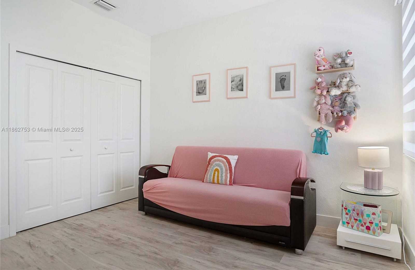 Small Image of 13663 SOUTH WEST 158TH AVE, Miami Number 17