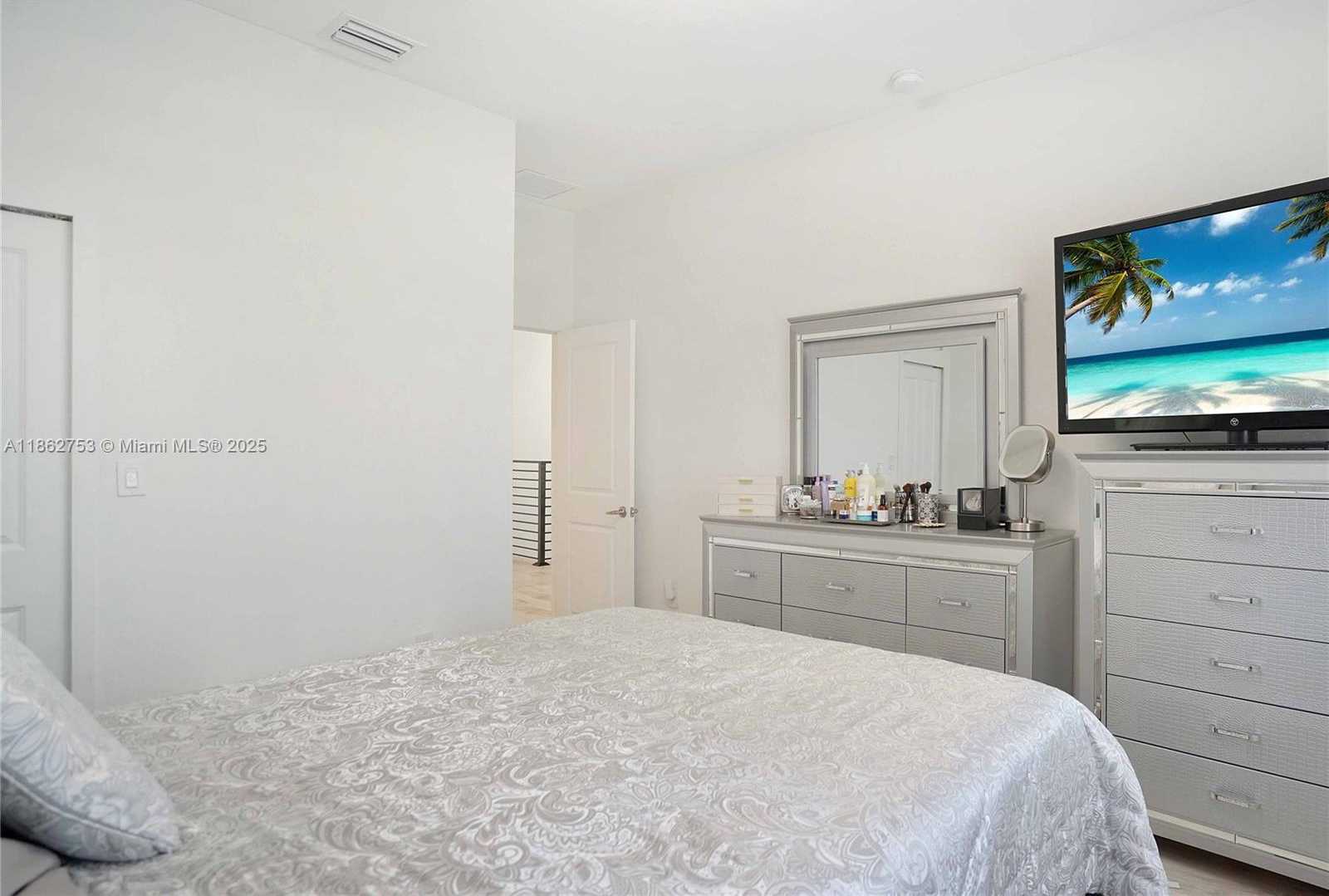 Small Image of 13663 SOUTH WEST 158TH AVE, Miami Number 20