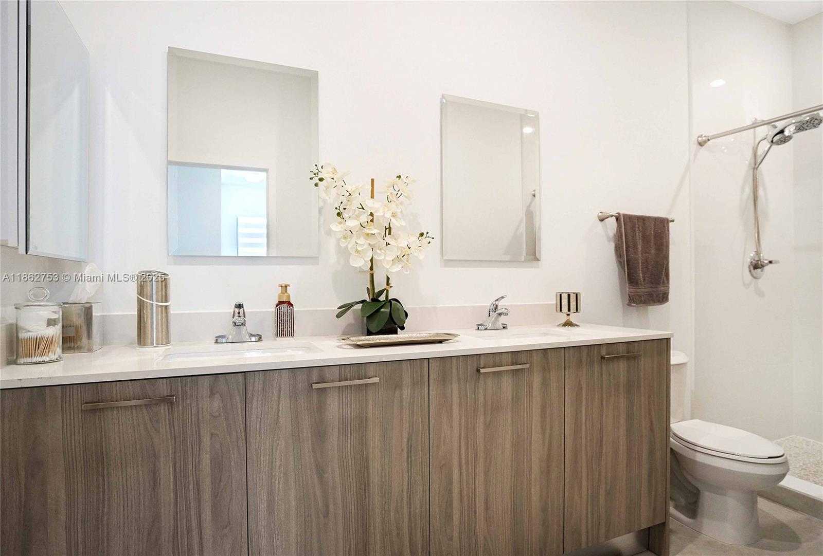 Small Image of 13663 SOUTH WEST 158TH AVE, Miami Number 21