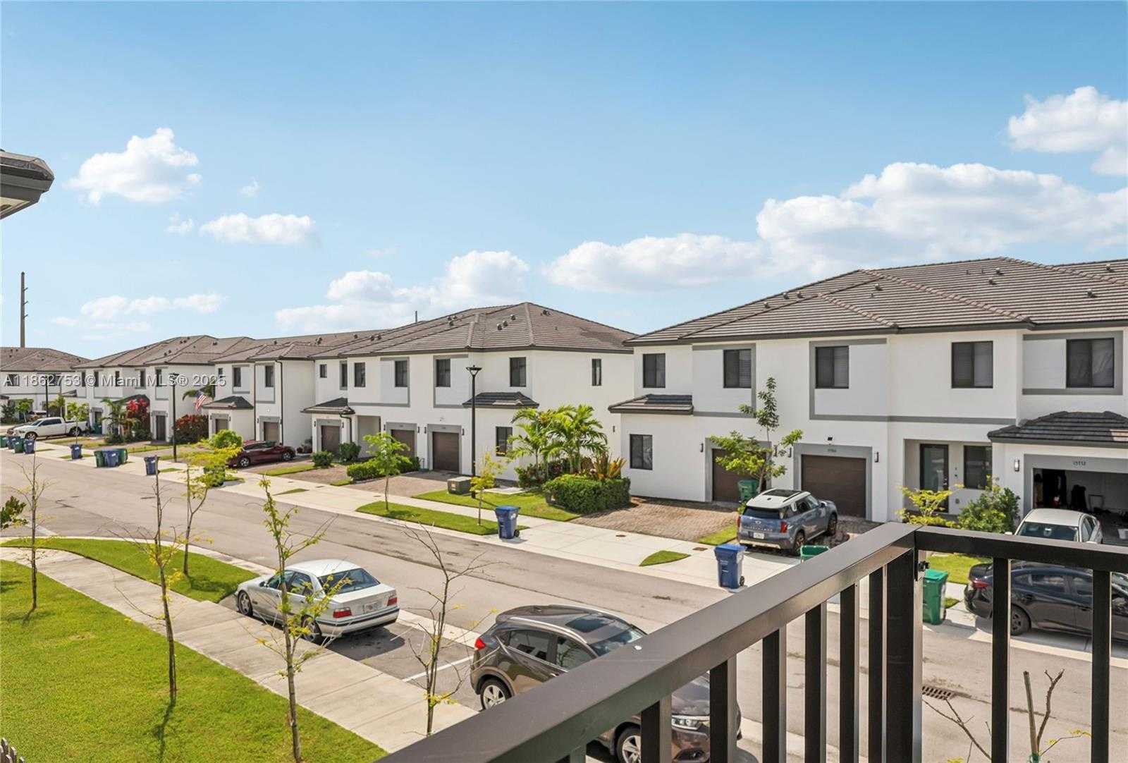 Small Image of 13663 SOUTH WEST 158TH AVE, Miami Number 29