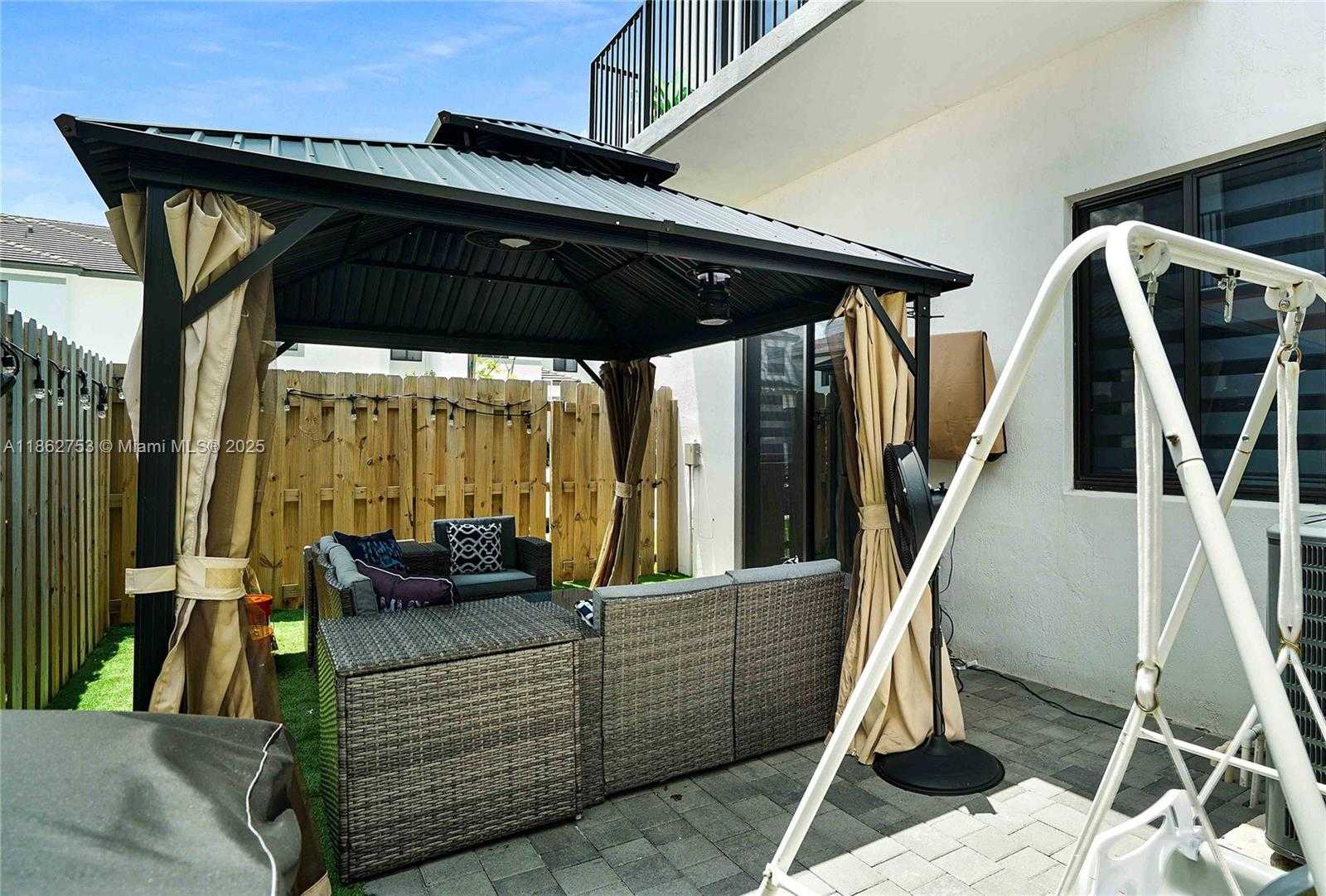 Small Image of 13663 SOUTH WEST 158TH AVE, Miami Number 31