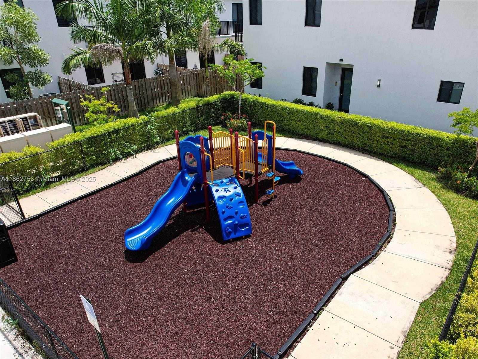 Small Image of 13663 SOUTH WEST 158TH AVE, Miami Number 35