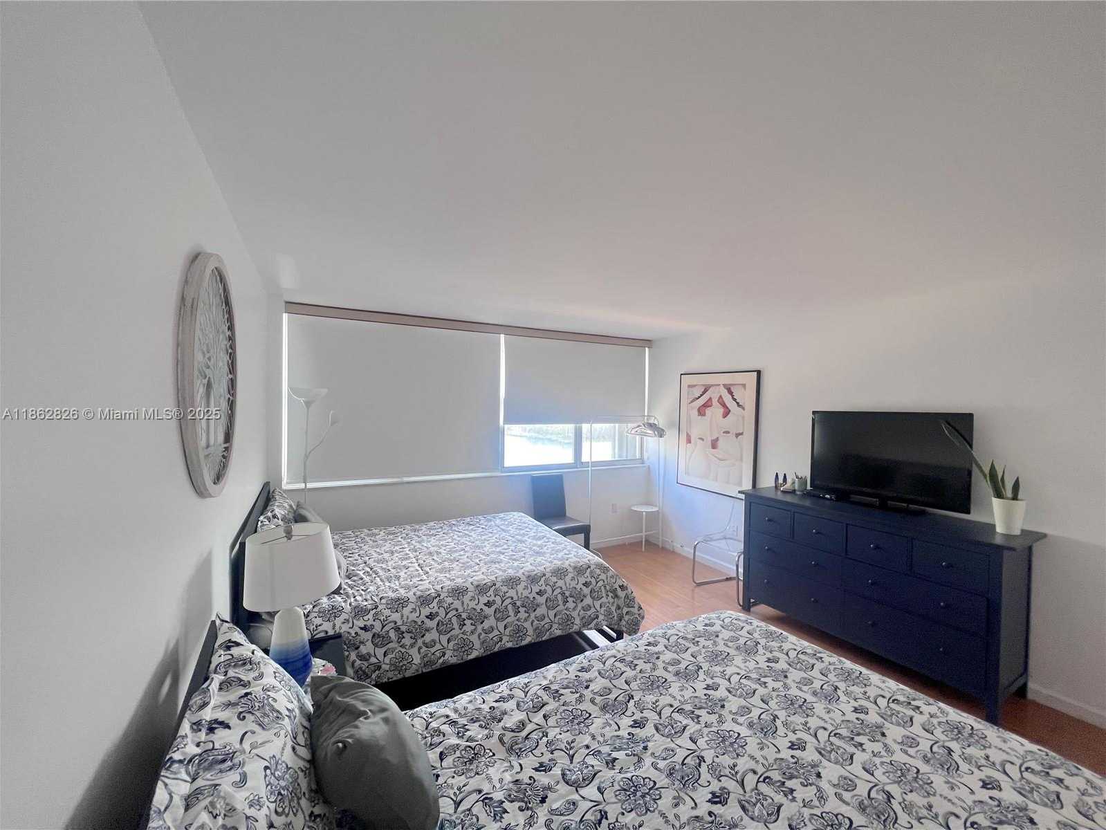 Small Image of 5838 COLLINS AVE #7G, Miami Beach Number 14
