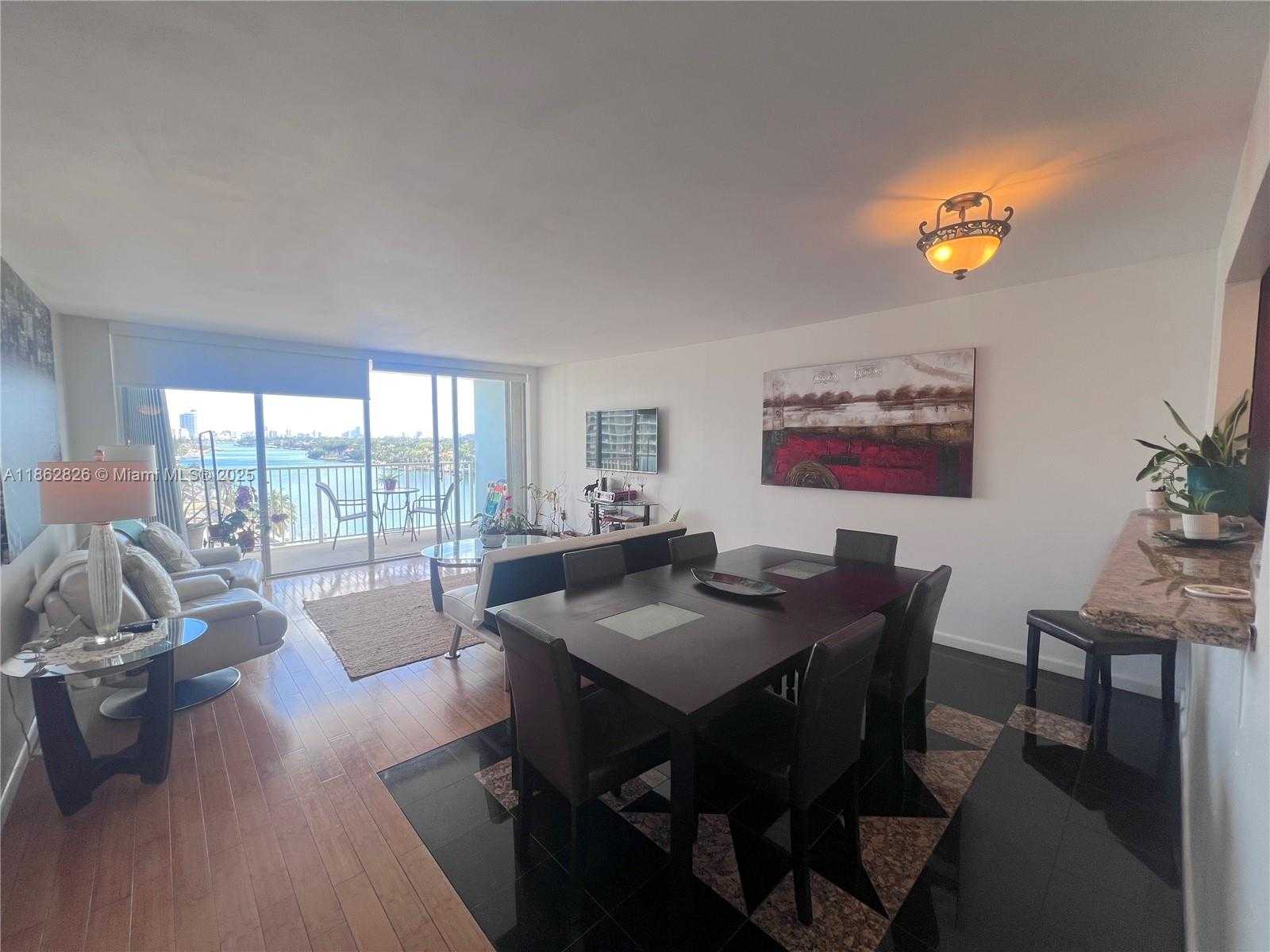 Small Image of 5838 COLLINS AVE #7G, Miami Beach Number 6