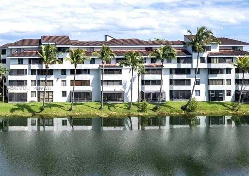 Small Image of 8365 SOUTH WEST 152ND AVE #PH4, Miami Number 22