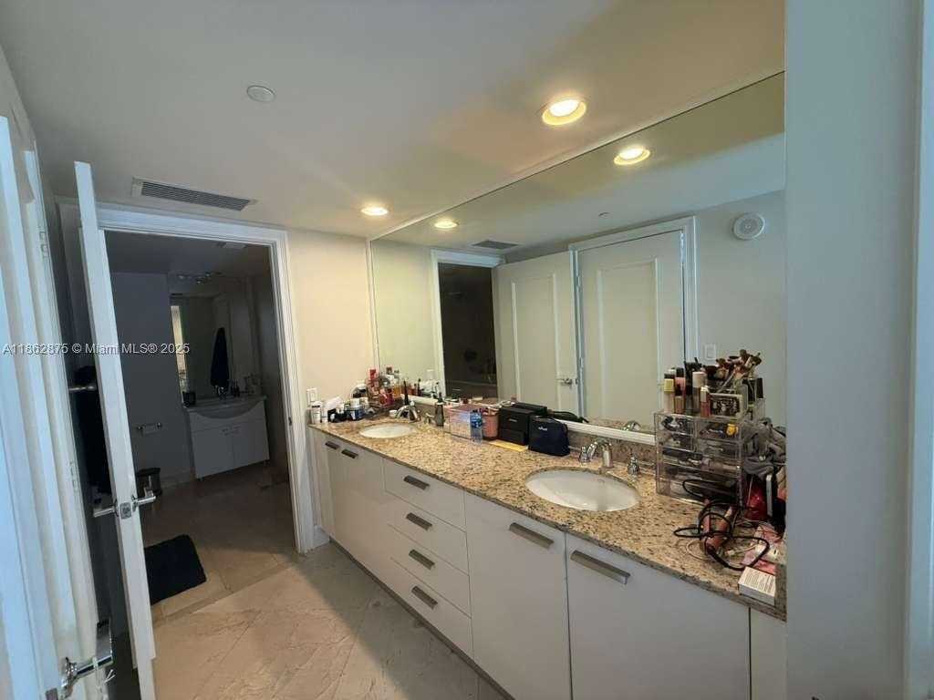 Small Image of 1800 SOUTH OCEAN DR #1909, Hallandale Beach Number 9