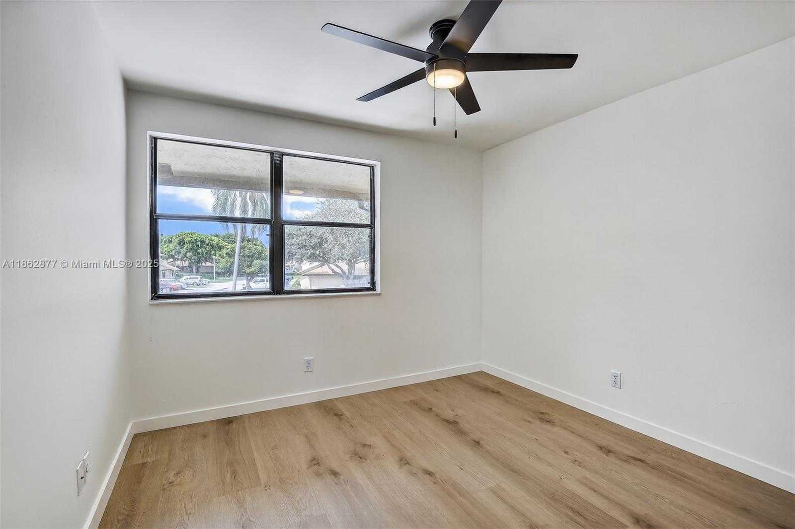 Small Image of 340 SOUTH WEST 97TH AVE, Pembroke Pines Number 23