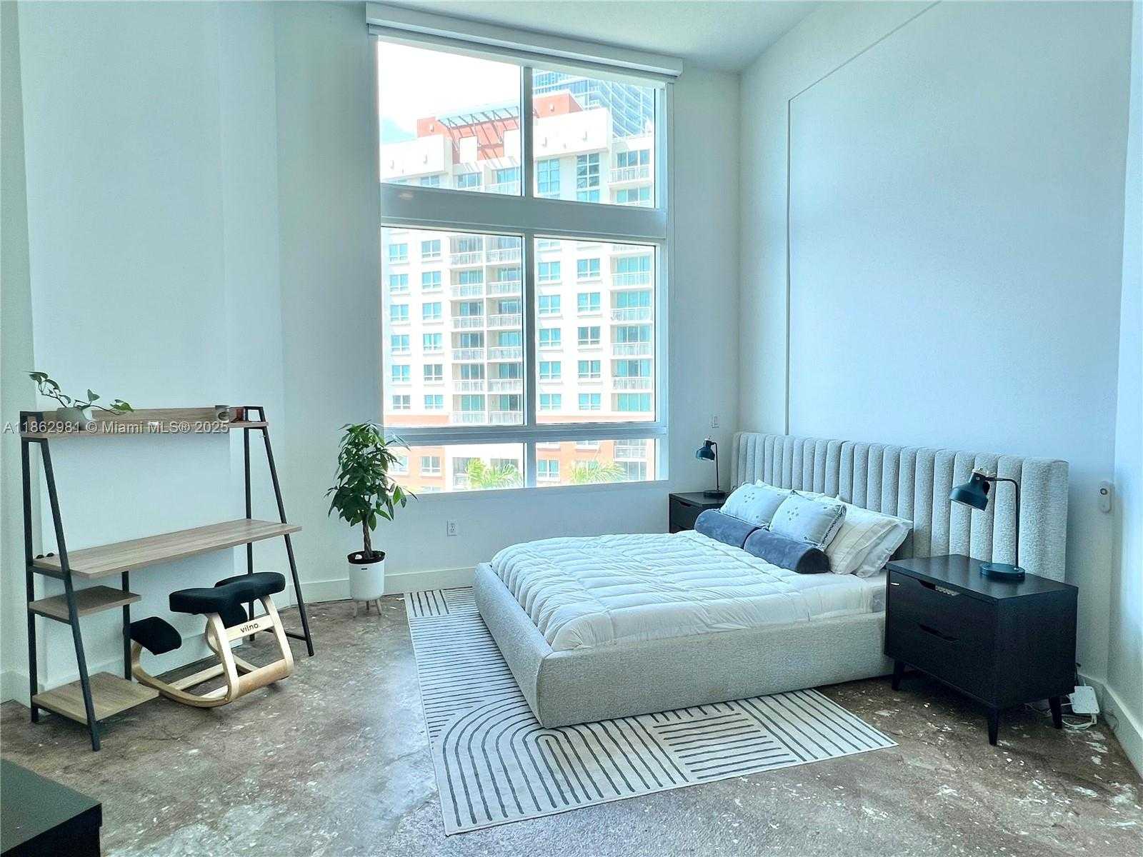 Small Image of 1900 NORTH BAYSHORE DR #909, Miami Number 15