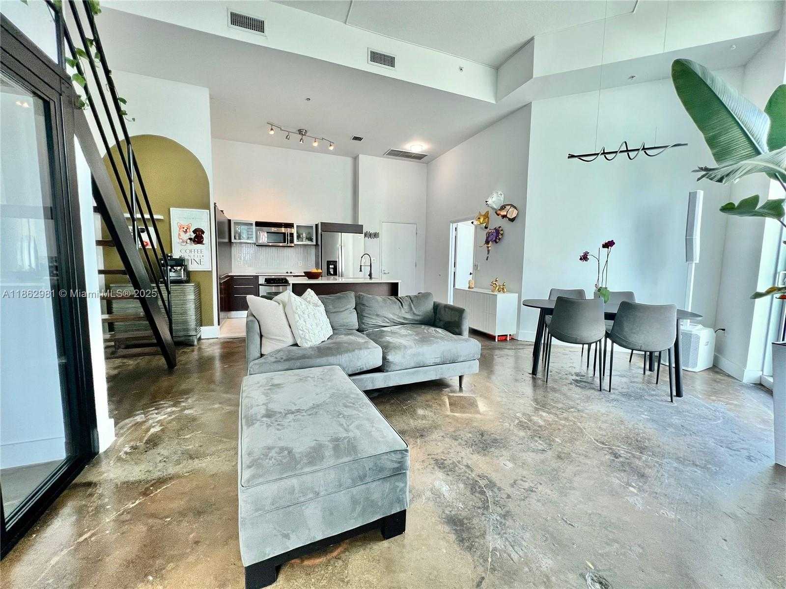Small Image of 1900 NORTH BAYSHORE DR #909, Miami Number 5