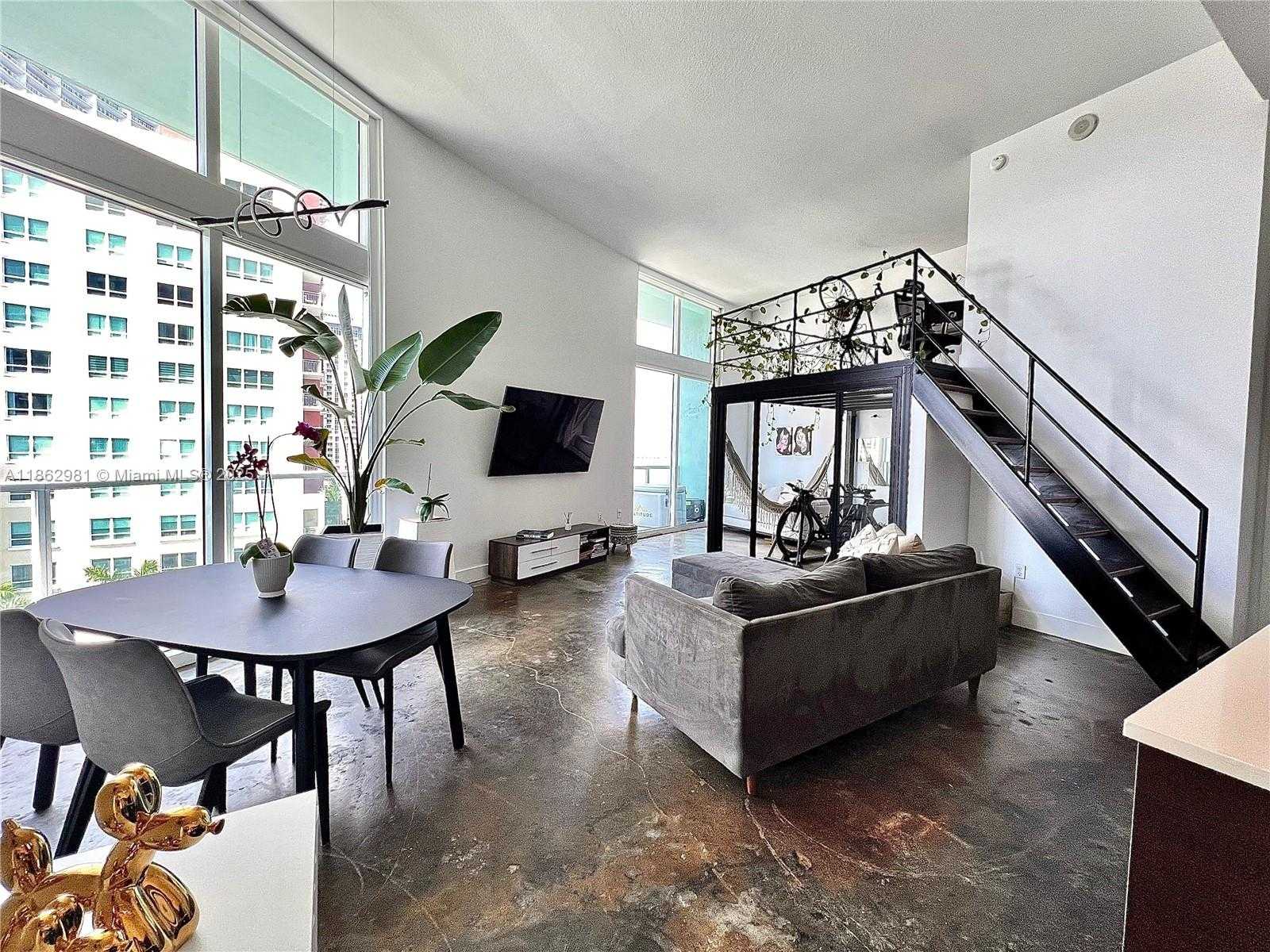 Small Image of 1900 NORTH BAYSHORE DR #909, Miami Number 6