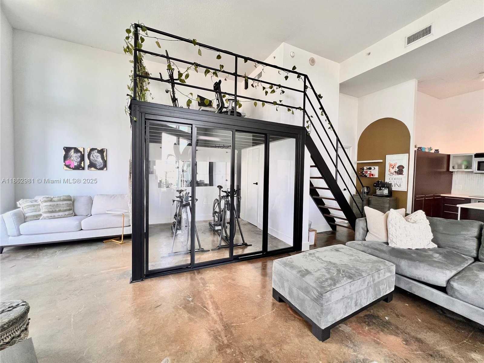 Small Image of 1900 NORTH BAYSHORE DR #909, Miami Number 7