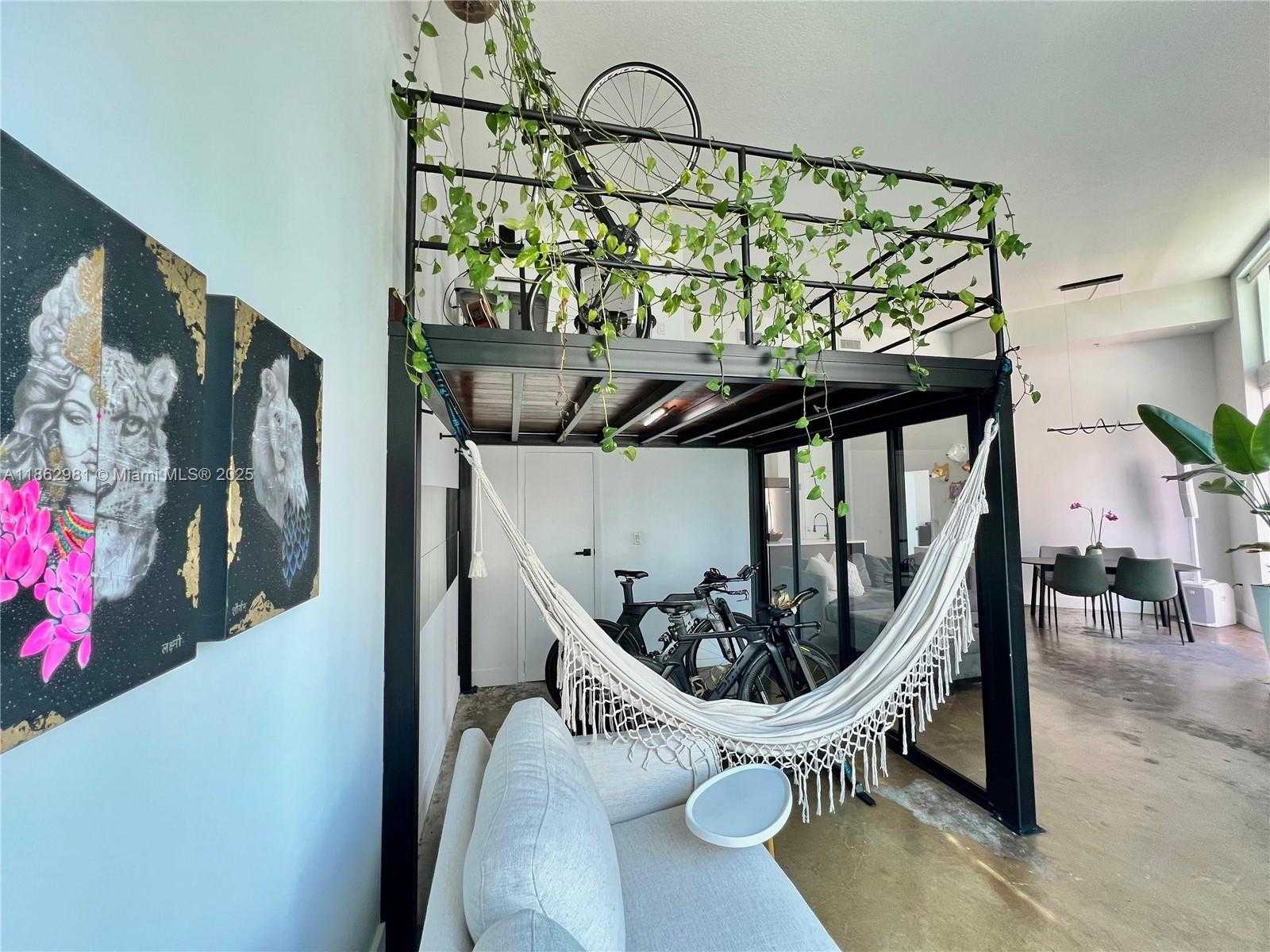 Small Image of 1900 NORTH BAYSHORE DR #909, Miami Number 9