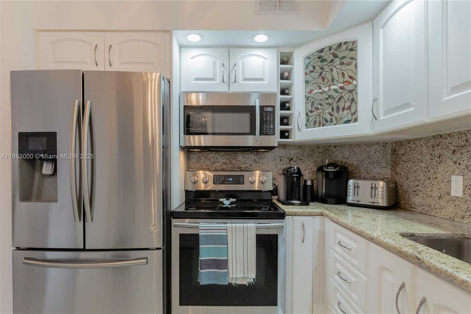 Small Image of 1985 SOUTH OCEAN DR #15G, Hallandale Beach Number 16