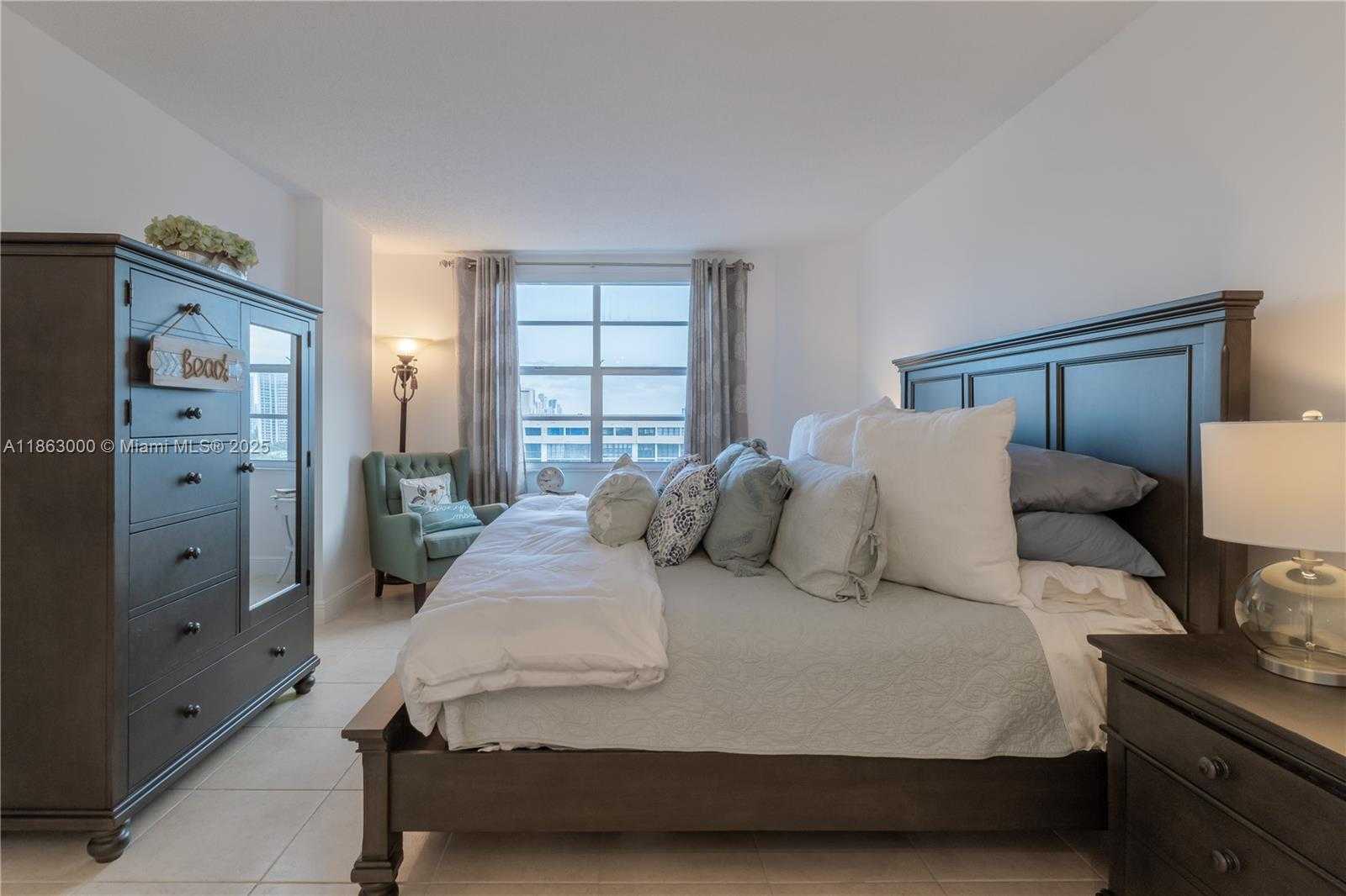 Small Image of 1985 SOUTH OCEAN DR #15G, Hallandale Beach Number 6