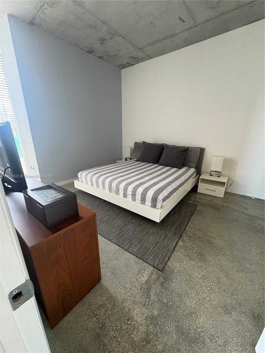 Small Image of 151 SOUTH EAST 1ST ST #2401, Miami Number 3