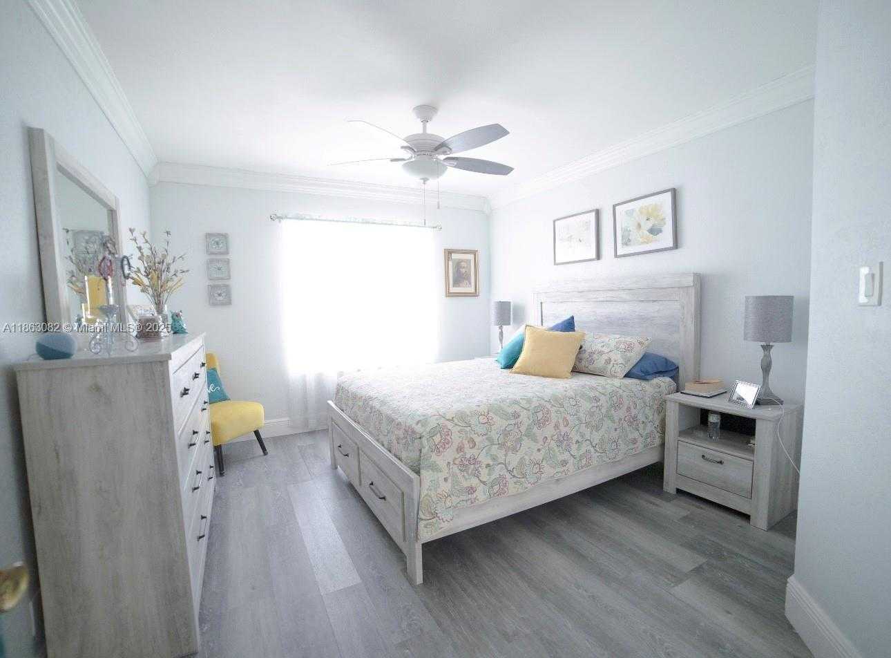 Small Image of Miami Number 14