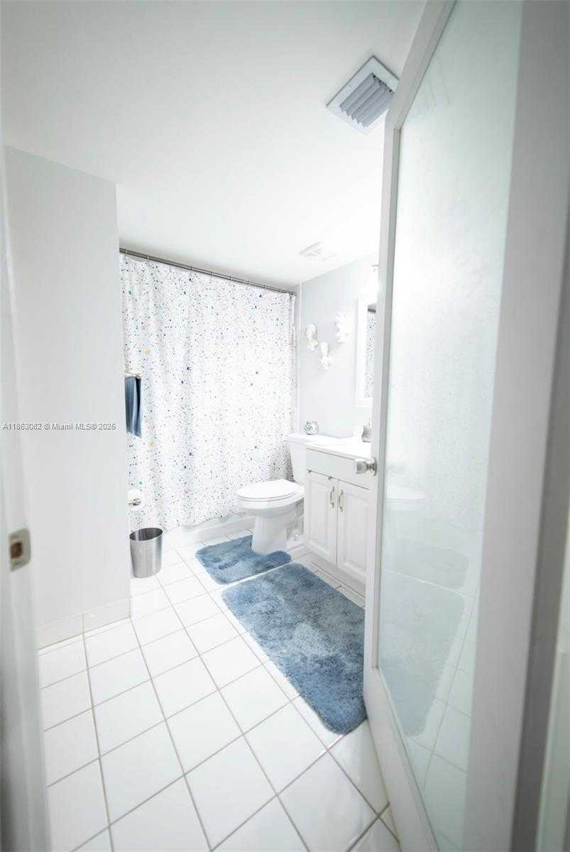 Small Image of Miami Number 18